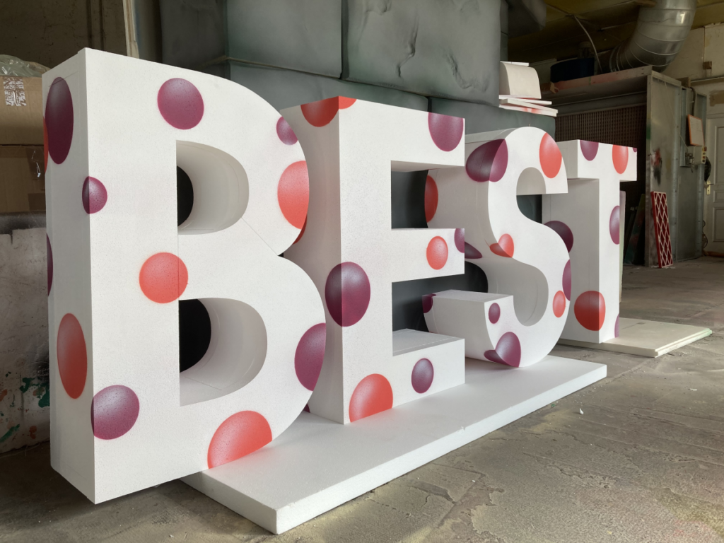 Polyformstyudio travaille avec des professionnels pour des campagnes marketing promotionnelles